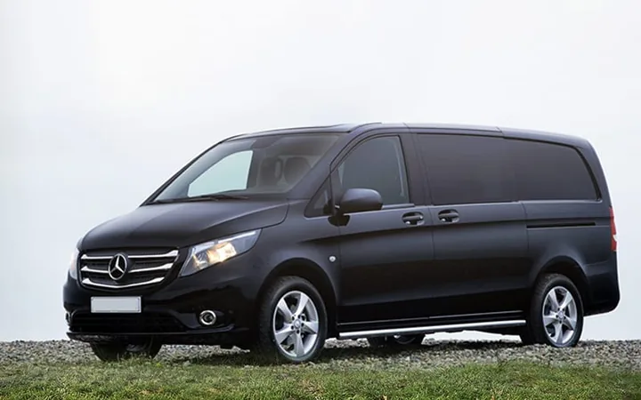 Mercedes Vito Tourer — Aile ve grup transferleri için 7 kişilik minivan